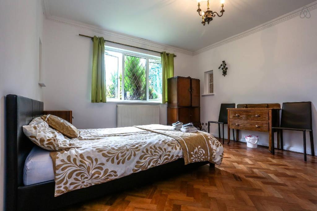 Oyo Guest House Ellipse Whetstone Dış mekan fotoğraf