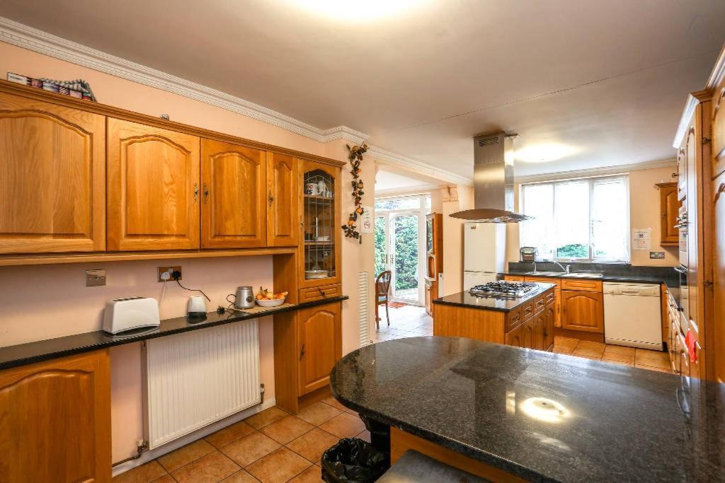 Oyo Guest House Ellipse Whetstone Dış mekan fotoğraf