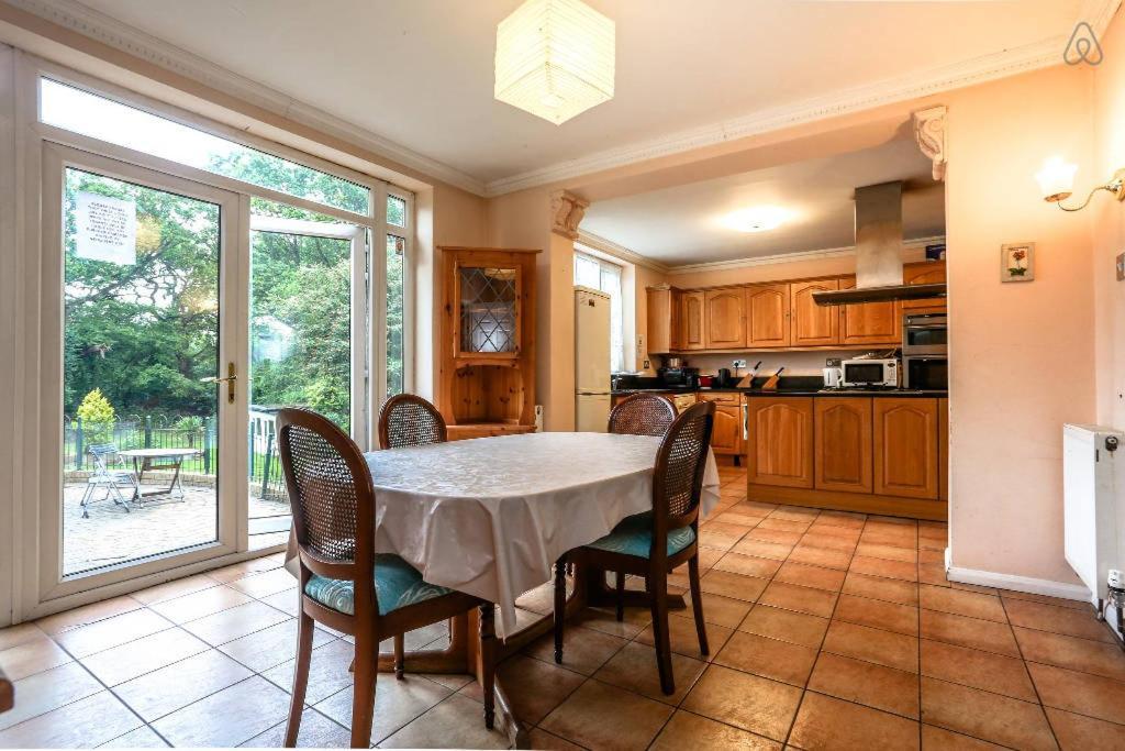 Oyo Guest House Ellipse Whetstone Dış mekan fotoğraf